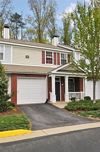 Entrance and front porch - 704 Woodland Creek Way