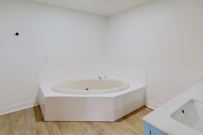 Foto del edificio - 5629 Southern Pines Ct