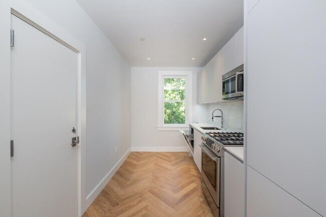 Foto del edificio - 17 A Forest St