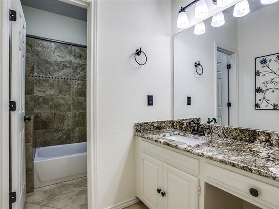 Foto del edificio - 1405 Ridgemoor Ln