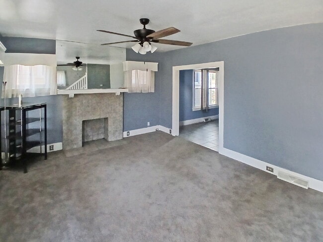 Building Photo - 1334 Oak Grove Ave