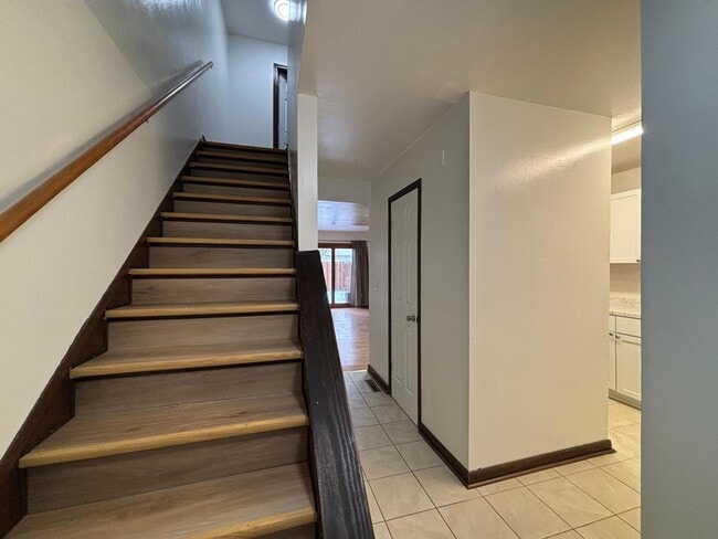 Foto del edificio - 128 S Hale Ave