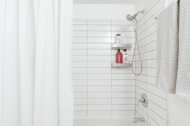 Building Photo - 1249 Granville St