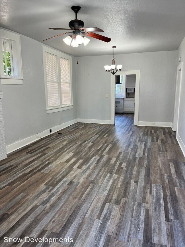 Building Photo - 2 br, 1 bath House - 1300 Locust