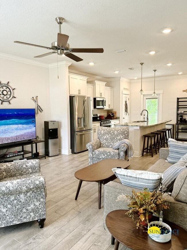 Foto del edificio - Charming Craftsman Home in Nature’s Cove, ...