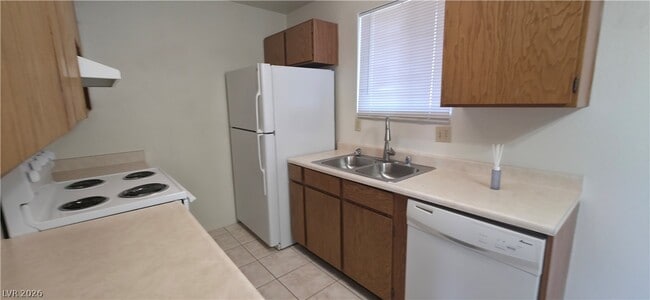 Foto del edificio - 3000 McGraw Rd