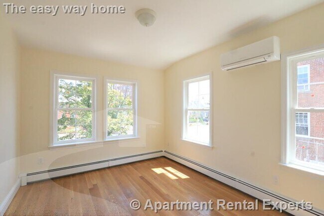 Foto del edificio - 220 Massachusetts Ave