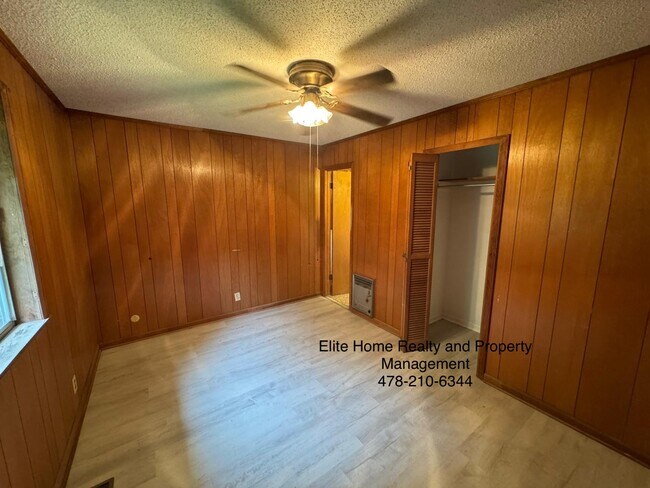Building Photo - 1700 Winston Dr