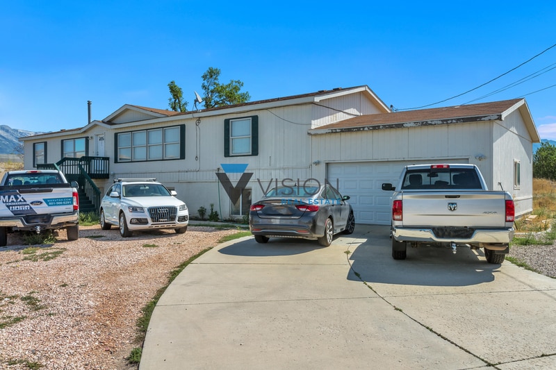 Foto principal - 1040 W State St