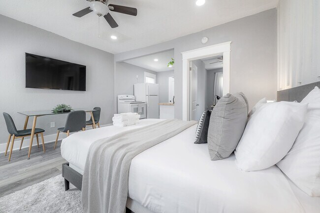 Foto del edificio - 517 W Idlewild Ave