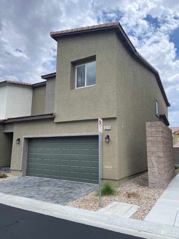 Foto principal - 4229 Venus Falls Ave