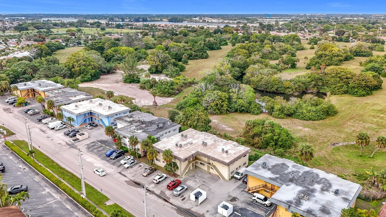 Foto principal - 961 NW 45th St