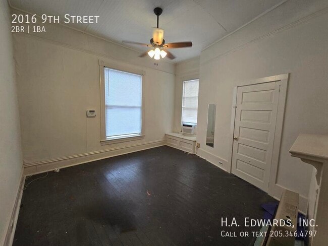 Building Photo - 2016 9th St