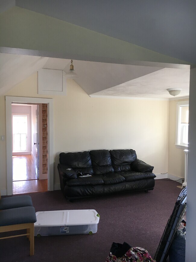 Foto del edificio - 83 Mt Pleasant Ave