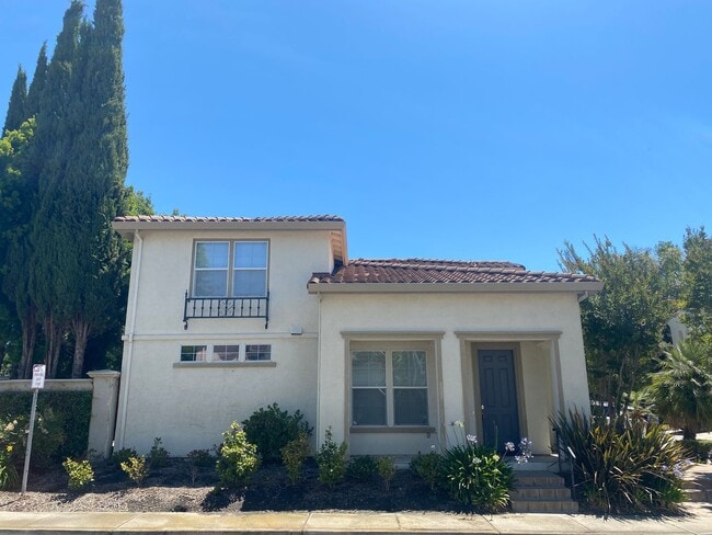 Building Photo - Executive Home in Dublin Available!
