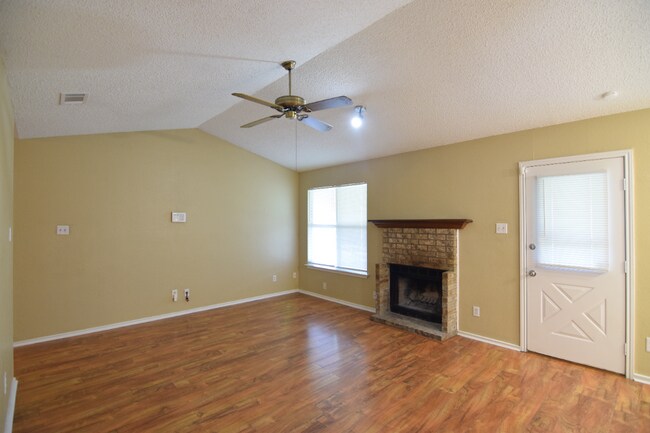 Building Photo - 2502 Savage Dr