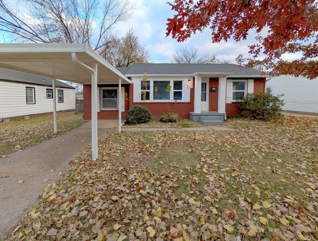 Primary Photo - 3 Bed, 2 Bath Remodeled Home