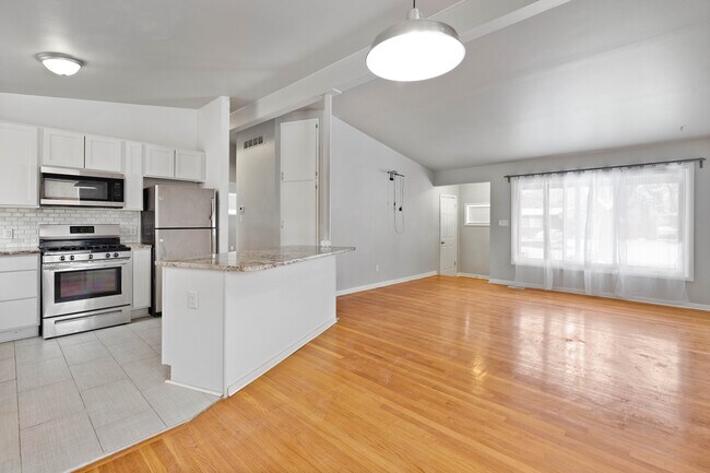 Foto del edificio - 24030 Stratford St