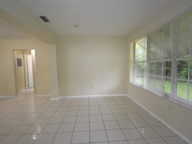 Building Photo - 7630 Coral Blvd