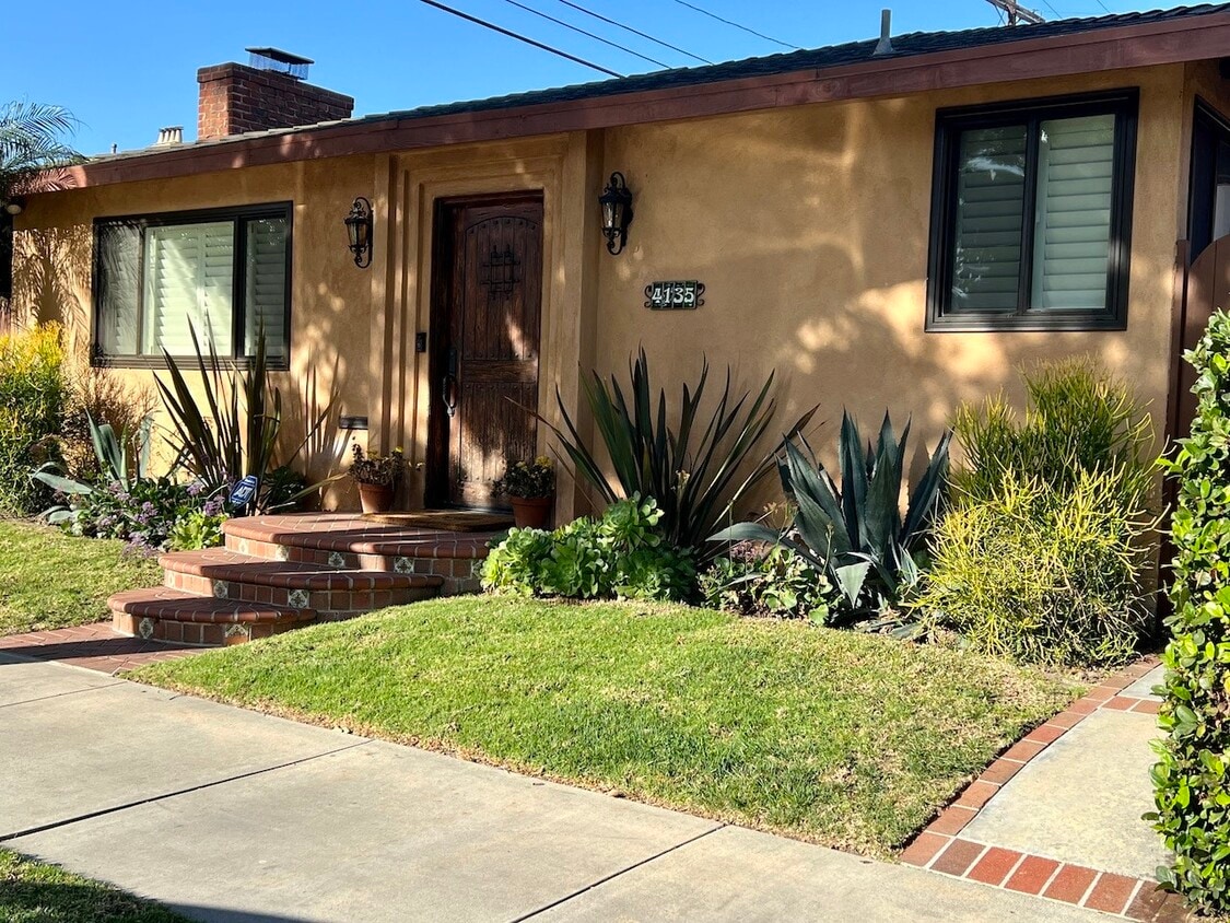 Primary Photo - 4135 S Norton Ave