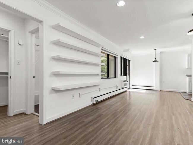 Foto del edificio - 2325 42nd St NW