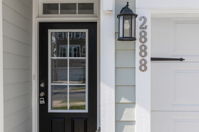Foto del edificio - 2888 Macintosh Woods Dr