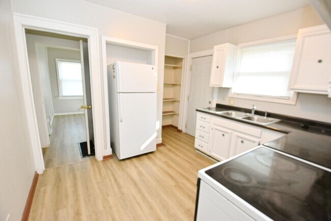 Foto del edificio - Sunnymeade home in South Bend IN, 3 bedroom 1 bath