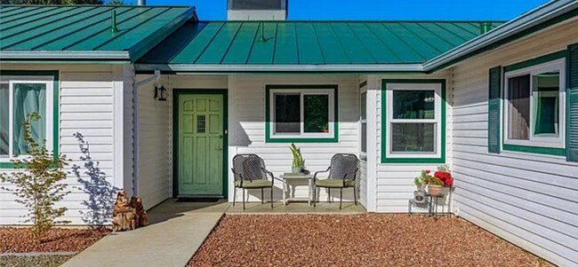 Foto del edificio - 3529 Hilltop Dr