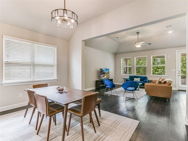 Building Photo - 5057 Veranda Ter