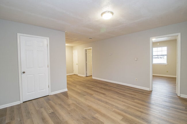 Foto del edificio - 404 -23 Thompsonville Lane