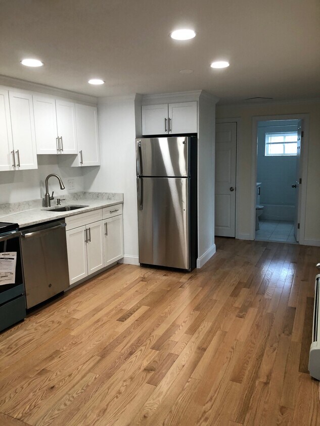 Foto principal - 14 Westford St