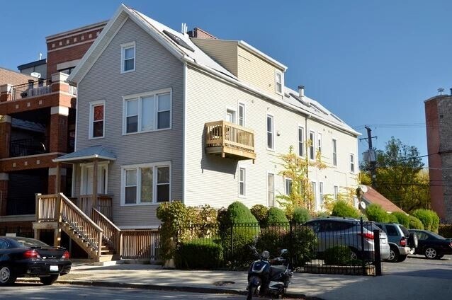 Foto del edificio - 2513 N Southport Ave