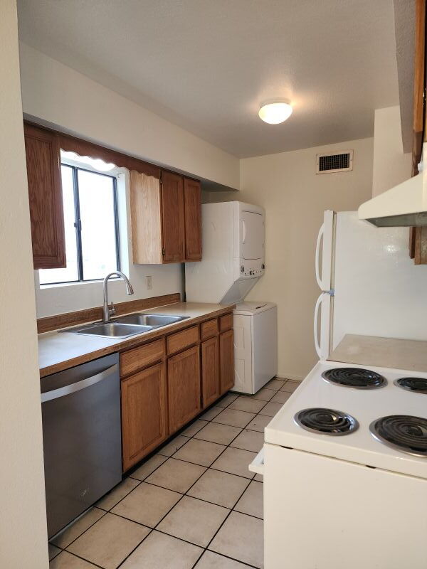 Foto del edificio - 2BR 1 Ba Upstairs Apartment in Midtown Tucson