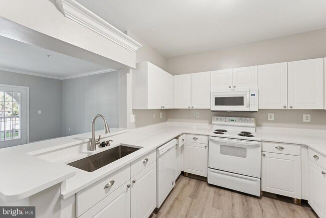 Foto del edificio - 4561 Strutfield Ln