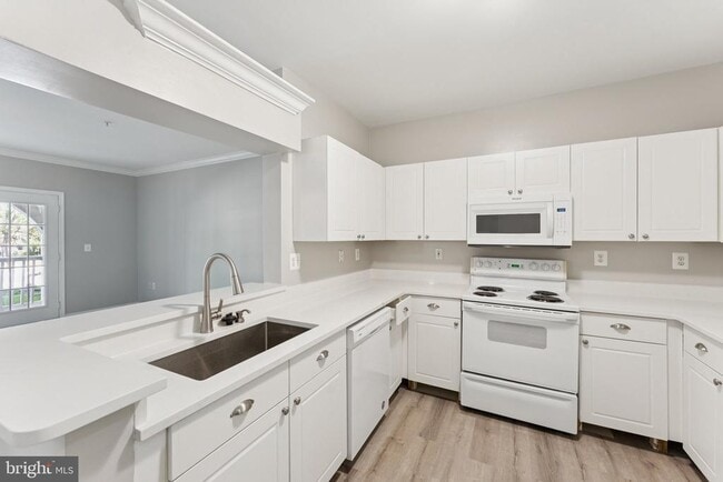 Building Photo - 4561 Strutfield Ln