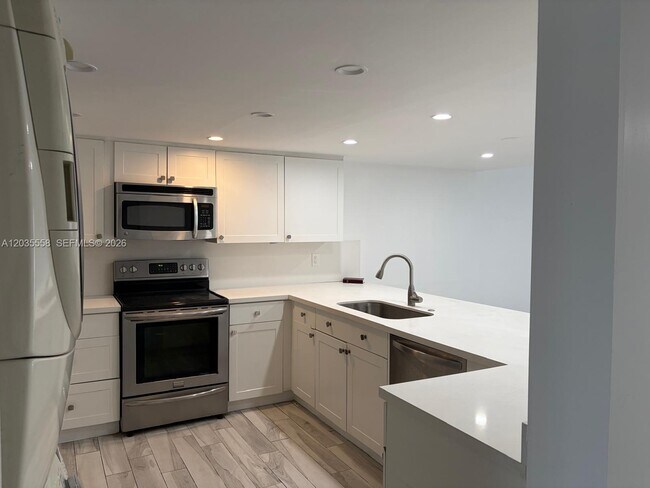 Building Photo - 1403 White Pine Dr