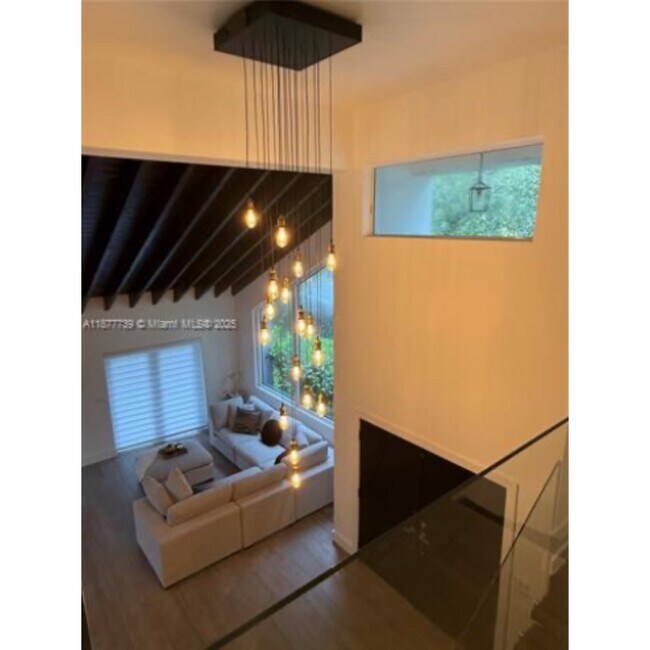 Building Photo - 3231 Salzedo St