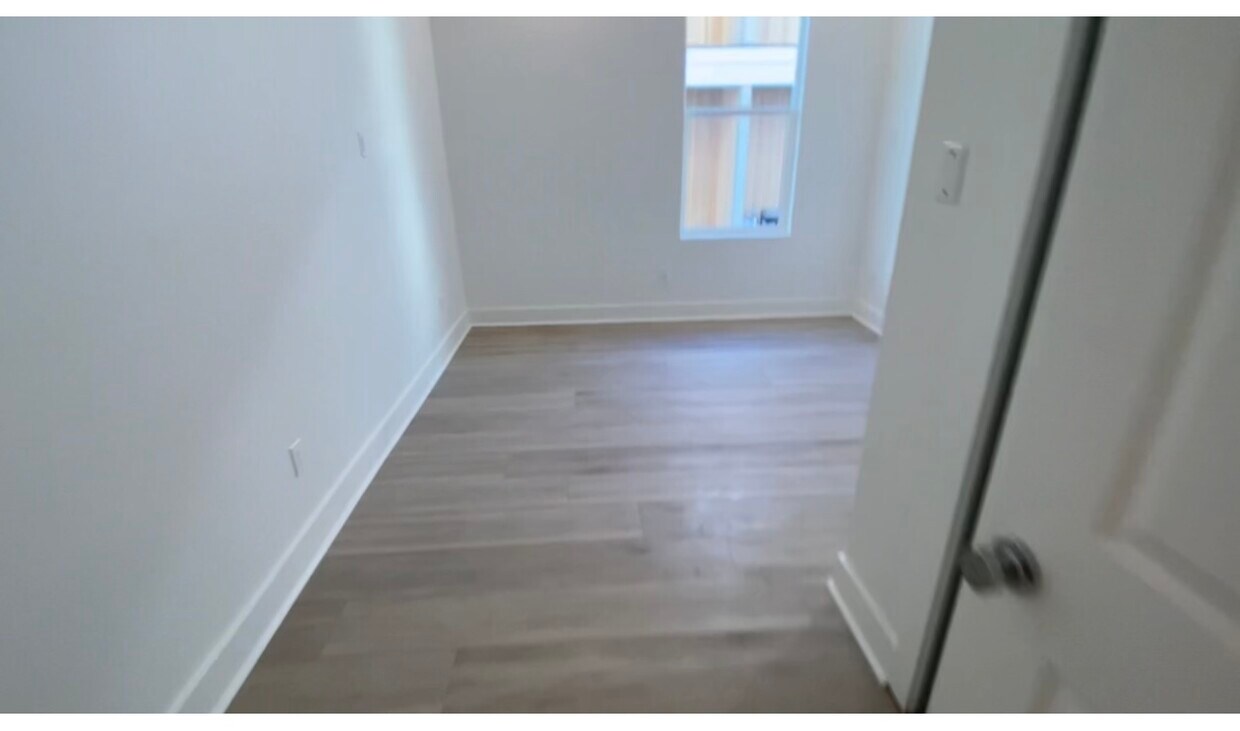 Foto del edificio - 817 Adams St
