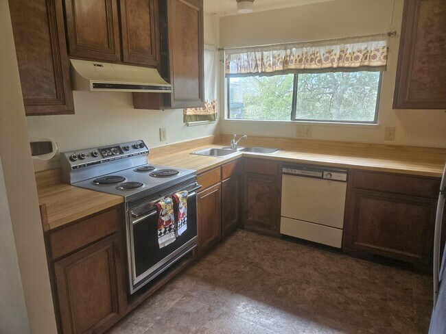 Foto del edificio - Cozy rental in Hidden Valley Lake