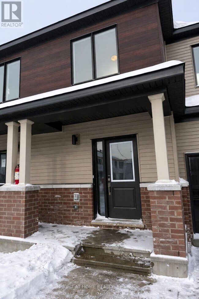 Photo du bâtiment - 742 Tincture Pl