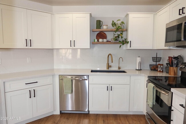 Foto del edificio - 3113 E Topeka Dr