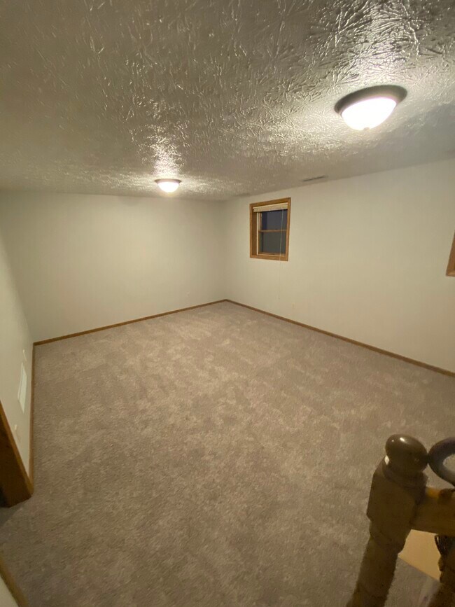 Building Photo - 3553 Oak Hill Rd