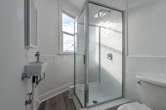 Foto del edificio - 4913 Yew St