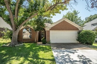 Building Photo - 2533 Forestwood Dr