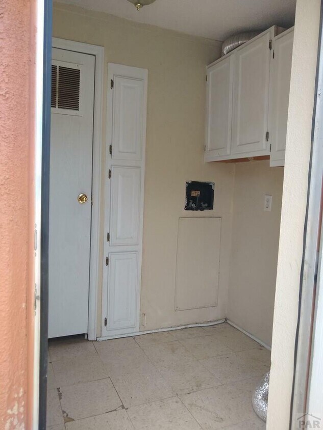 Primary Photo - 710 Rowland Dr