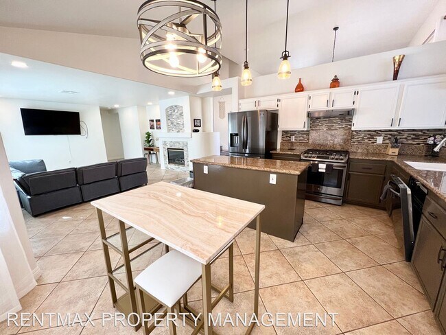 Foto del edificio - 5 br, 3 bath House - 1187 EVENING CANYON AVE
