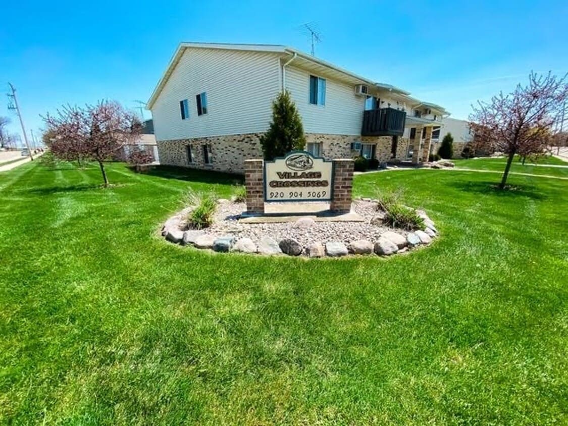 Primary Photo - Village Crossing Apartments