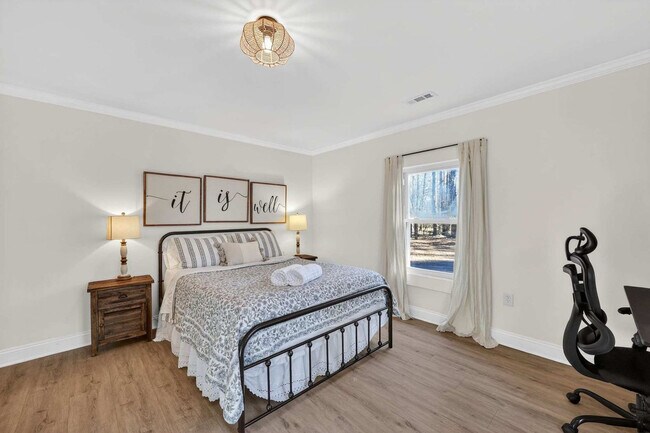 Foto del edificio - 115 Monarch Ln