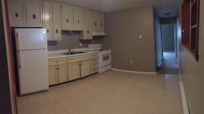 Building Photo - 104 N Pecan St