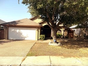 Building Photo - 116 Knoll Ave